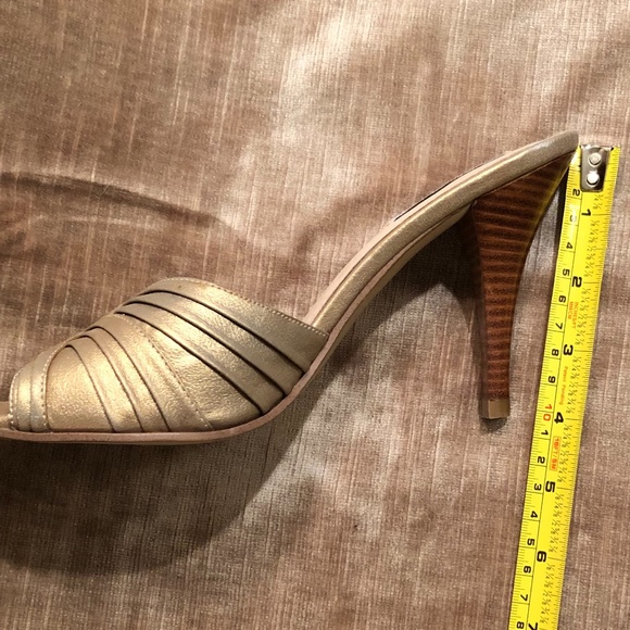 Steve Madden Mystie Gold Leather Slide Sandals - Picture 11 of 13